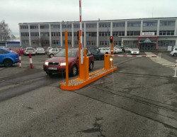 The completion of the entry to the company premises with a number plate recognition system - Magna exteriors